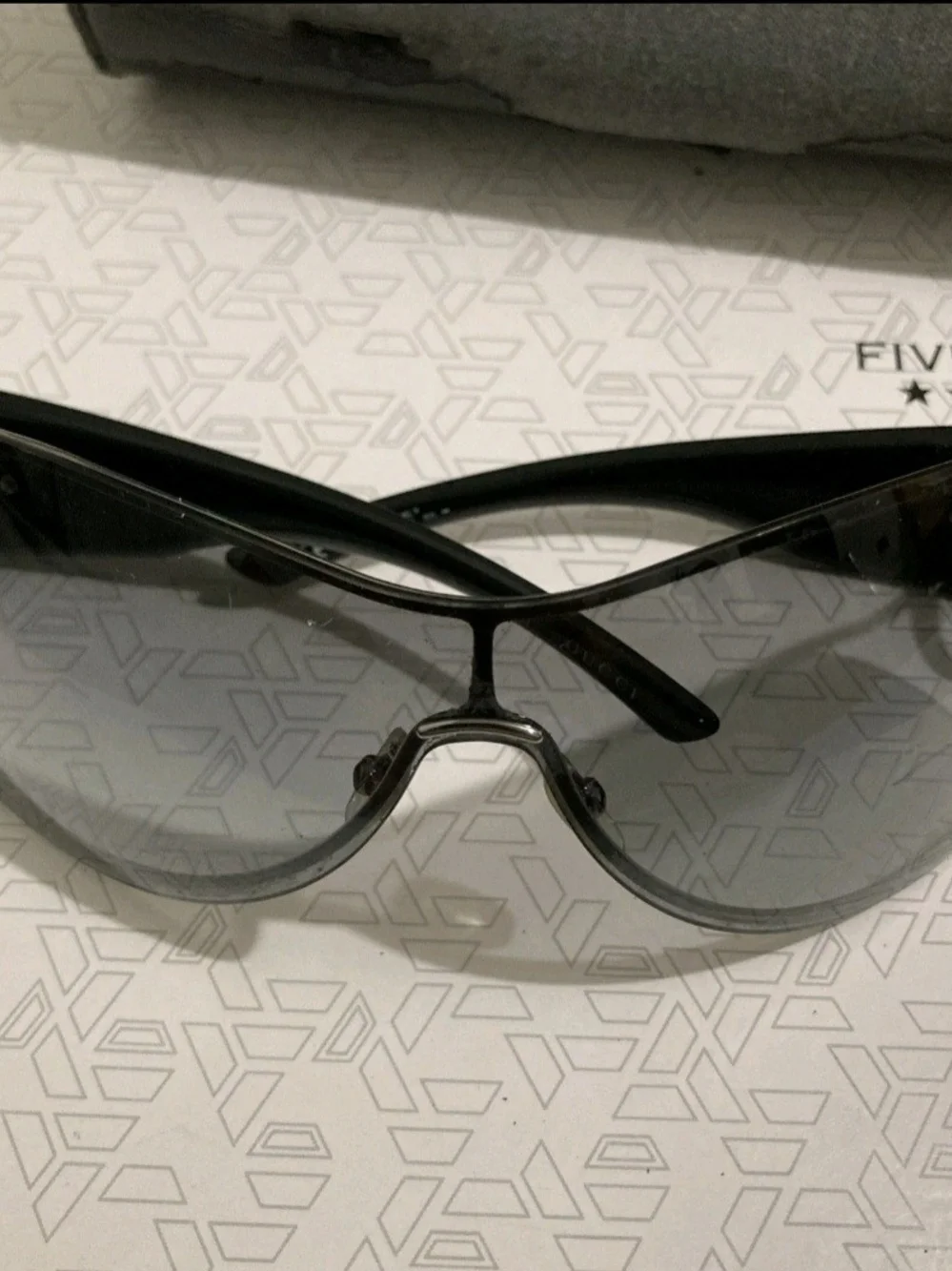 Gucci Black Frame Sunglasses with Gray Gradient Lenses and Logo Case - Picture 2 of 8